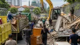 Pemkot Surabaya tertibkan bangunan di lahan aset 7.668 m2 karena tunggakan retribusi