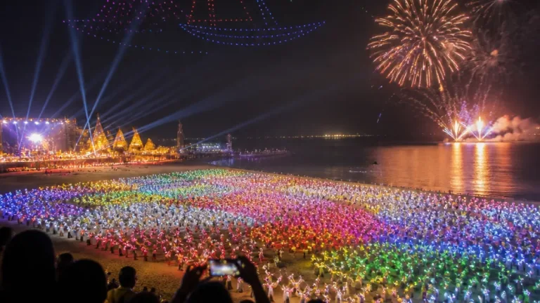 Gandrung Sewu 2026 di Banyuwangi tampilkan 1.300 penari dengan konsep glow in the dark