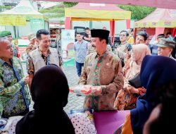 JELANG RAMADHAN, PEMKAB PAMEKASAN GELAR PASAR MURAH