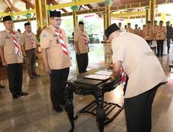 Pelantikan Pengurus Kwartir Pramuka Bangkalan, Plt Bupati Borong Sejumlah Penghargaan