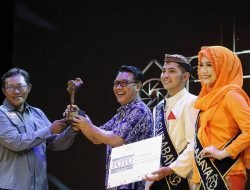 DI AJANG ANUGERAH PEWARTA FOTO INDONESIA, WALI KOTA ERI CAHYADI RAIH PENGHARGAAN TOKOH PEDULI PERS APFI 2023