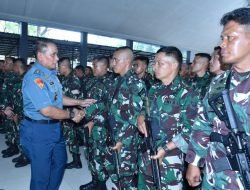 SATGAS PAMTAS RI PNG KORPS MARINIR TERIMA ARAHAN IRJEN TNI