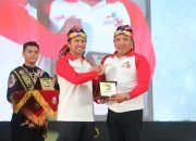 Congratulation, Lagi-Lagi Bupati Sampang Menerima Penghargaan Dari Wakil Gubernur Jatim