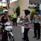Polres Bondowoso Berbagi Takjil Sembari Edukasi Pengendara Tertib Lalu Lintas