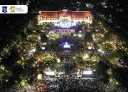 PULUHAN RIBU JEMAAH PADATI BALAI KOTA, GUS IQDAM DOAKAN SURABAYA MAKIN RUKUN DAN BERKAH