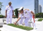 SAMBUT HARI ARMADA RI, PANGKOARMADA II HADIRI ZIARAH DI TMP 10 NOVEMBER